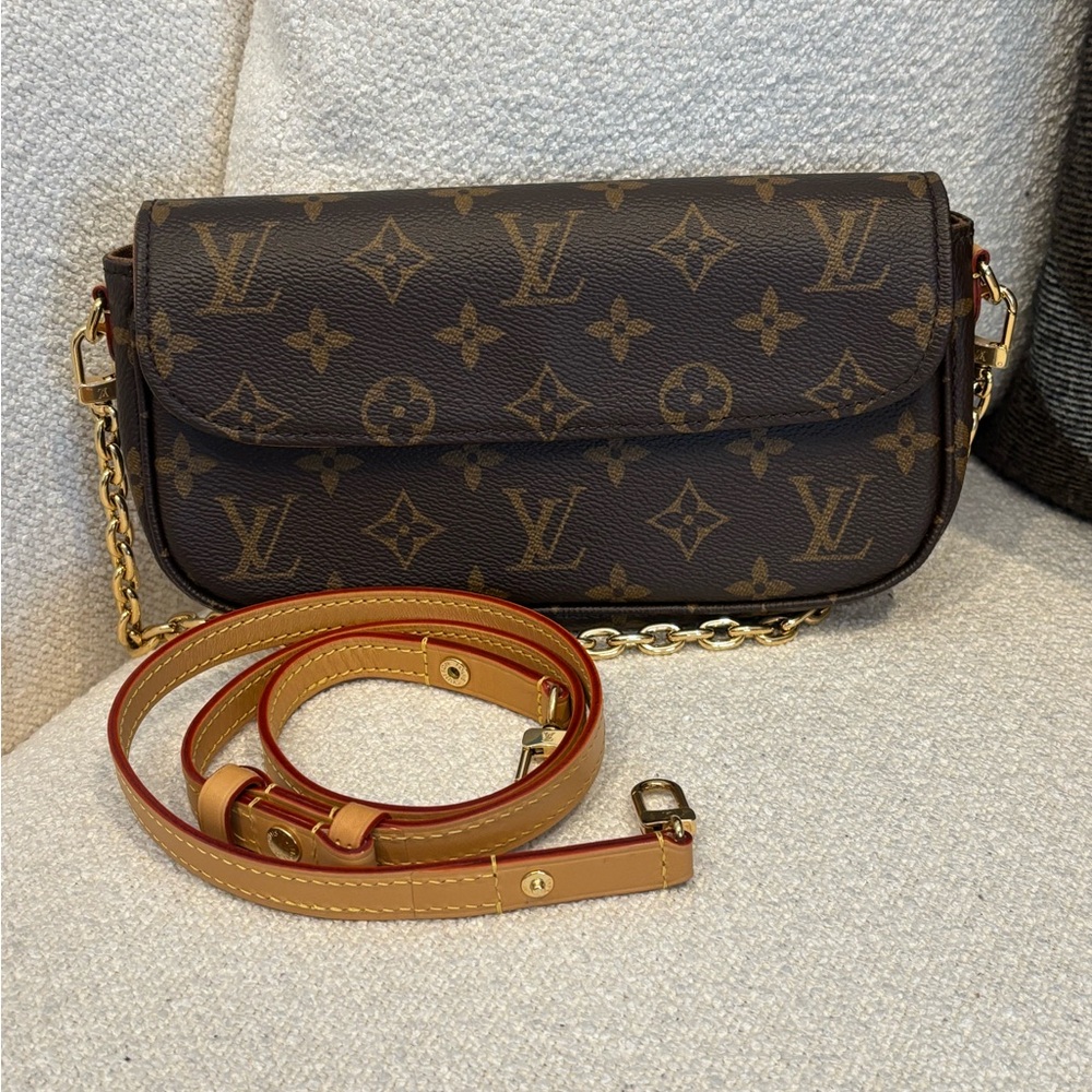 Authentic Louis Vuitton Ivy Wallet On Chain Monogram Crossbody Shoulder Bag